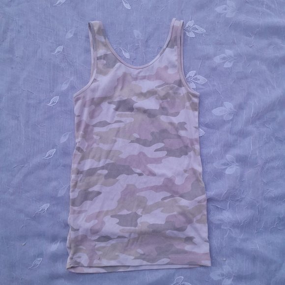 Old Navy tank - Picture 2 of 3